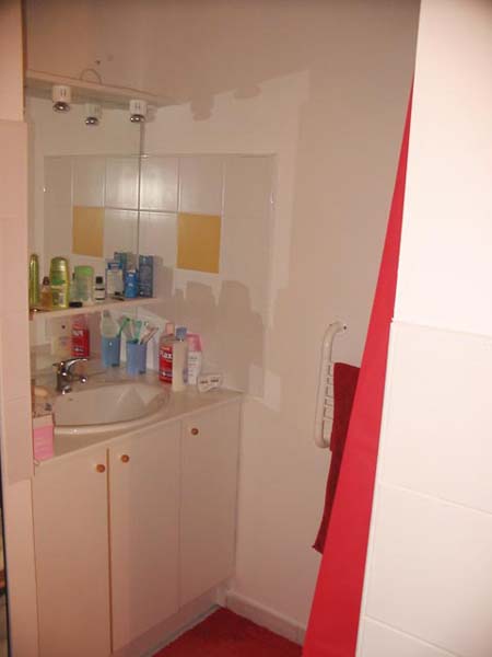 17-shower room
