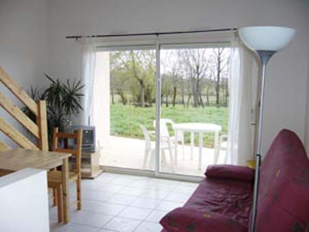8-salon with-terrace
